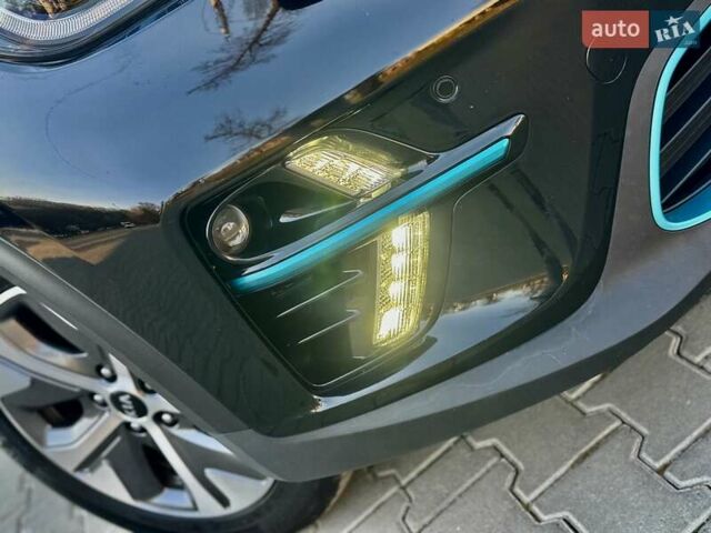 Черный Киа Niro, объемом двигателя 0 л и пробегом 68 тыс. км за 18750 $, фото 45 на Automoto.ua