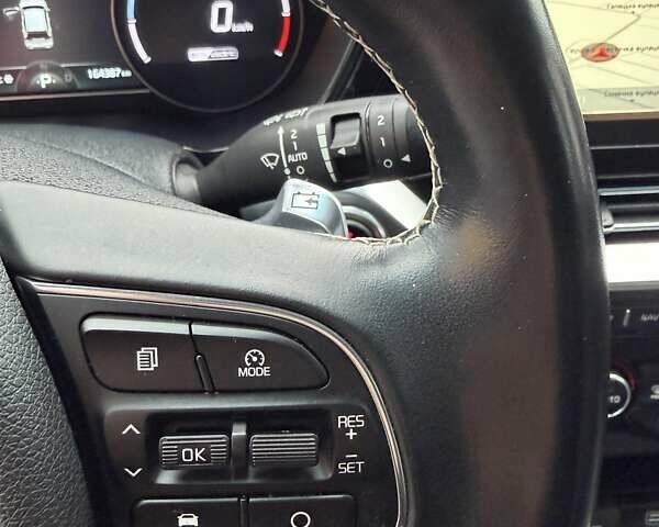 Чорний Кіа Niro, об'ємом двигуна 0 л та пробігом 165 тис. км за 18800 $, фото 23 на Automoto.ua