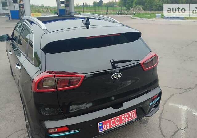 Чорний Кіа Niro, об'ємом двигуна 0 л та пробігом 105 тис. км за 19499 $, фото 19 на Automoto.ua