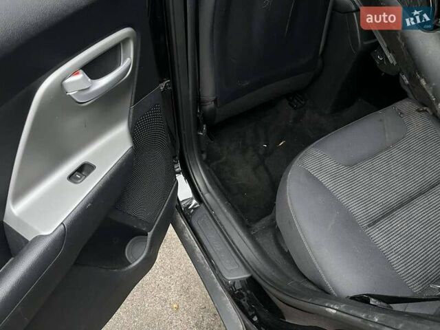 Черный Киа Niro, объемом двигателя 1.6 л и пробегом 233 тыс. км за 8400 $, фото 13 на Automoto.ua