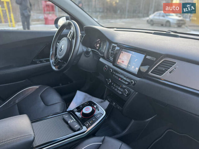 Черный Киа Niro, объемом двигателя 0 л и пробегом 102 тыс. км за 16499 $, фото 22 на Automoto.ua