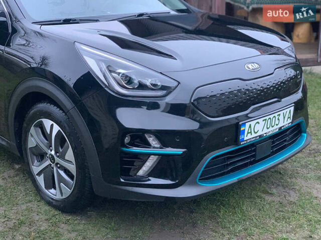 Чорний Кіа Niro, об'ємом двигуна 0 л та пробігом 159 тис. км за 17999 $, фото 3 на Automoto.ua