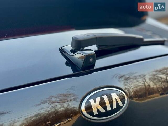 Черный Киа Niro, объемом двигателя 0 л и пробегом 68 тыс. км за 18750 $, фото 64 на Automoto.ua