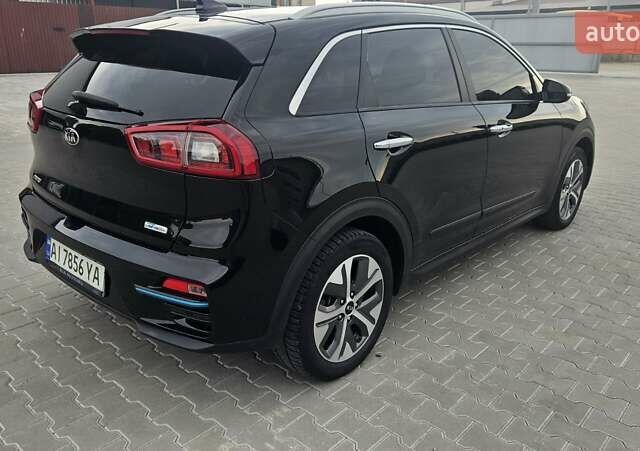 Чорний Кіа Niro, об'ємом двигуна 0 л та пробігом 120 тис. км за 21500 $, фото 12 на Automoto.ua