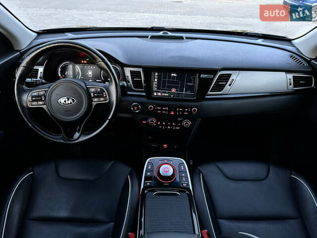 Чорний Кіа Niro, об'ємом двигуна 0 л та пробігом 93 тис. км за 18700 $, фото 50 на Automoto.ua
