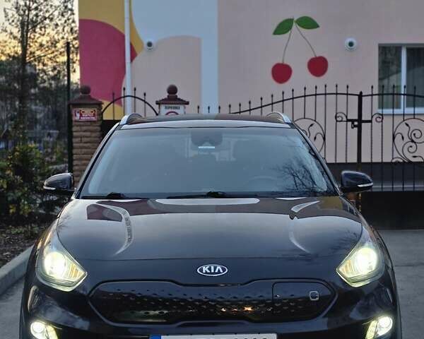 Черный Киа Niro, объемом двигателя 0 л и пробегом 310 тыс. км за 15200 $, фото 2 на Automoto.ua
