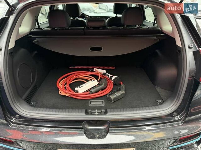 Чорний Кіа Niro, об'ємом двигуна 0 л та пробігом 165 тис. км за 18800 $, фото 29 на Automoto.ua