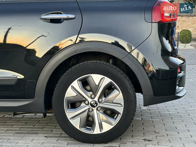 Чорний Кіа Niro, об'ємом двигуна 0 л та пробігом 93 тис. км за 18700 $, фото 34 на Automoto.ua