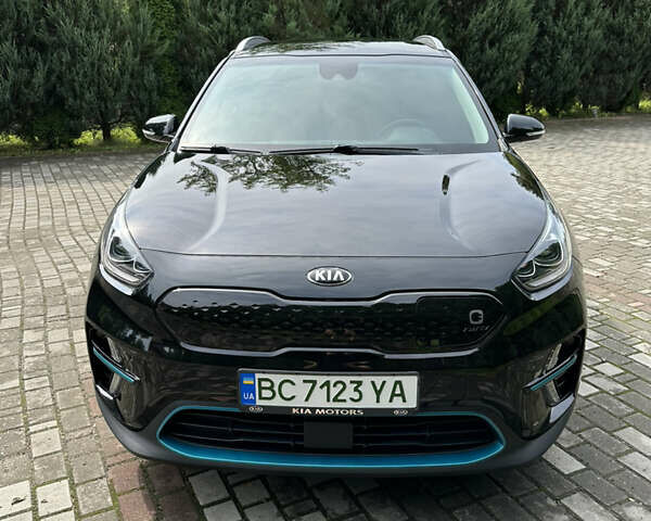 Чорний Кіа Niro, об'ємом двигуна 0 л та пробігом 67 тис. км за 20300 $, фото 8 на Automoto.ua