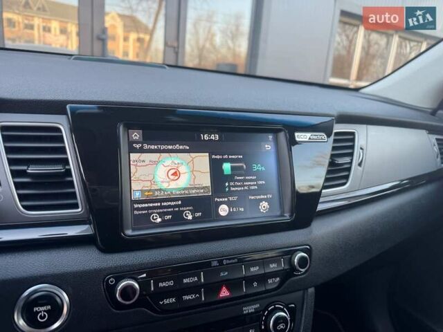 Черный Киа Niro, объемом двигателя 0 л и пробегом 68 тыс. км за 18750 $, фото 123 на Automoto.ua