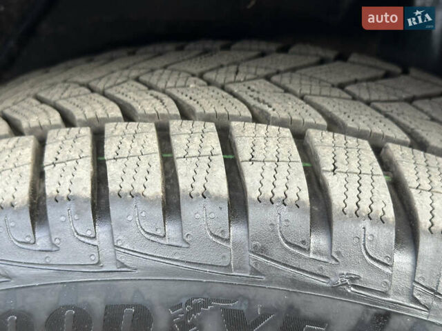 Черный Киа Niro, объемом двигателя 0 л и пробегом 148 тыс. км за 17500 $, фото 10 на Automoto.ua