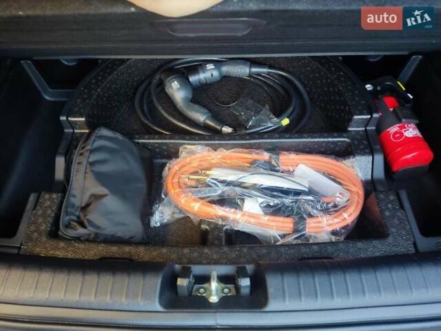Черный Киа Niro, объемом двигателя 0 л и пробегом 140 тыс. км за 18879 $, фото 5 на Automoto.ua