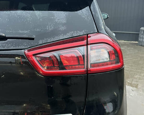 Черный Киа Niro, объемом двигателя 0 л и пробегом 120 тыс. км за 17950 $, фото 12 на Automoto.ua