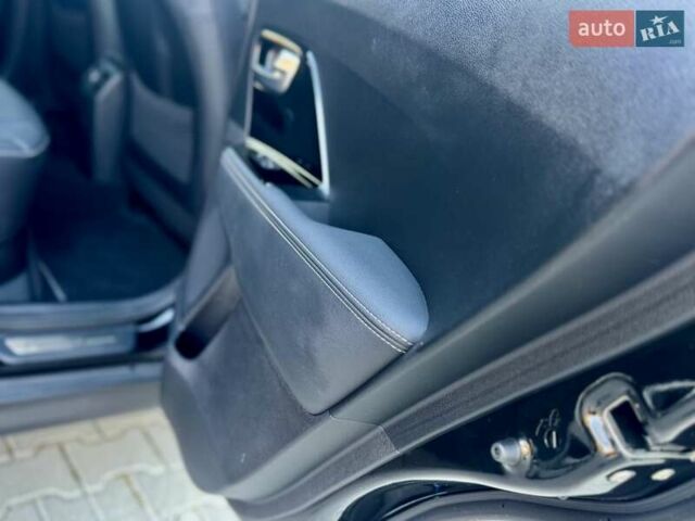 Черный Киа Niro, объемом двигателя 0 л и пробегом 68 тыс. км за 18750 $, фото 158 на Automoto.ua