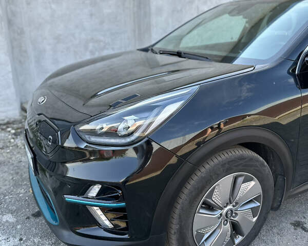 Черный Киа Niro, объемом двигателя 0 л и пробегом 94 тыс. км за 18600 $, фото 59 на Automoto.ua