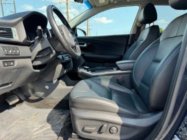 Чорний Кіа Niro, об'ємом двигуна 0 л та пробігом 45 тис. км за 5900 $, фото 6 на Automoto.ua