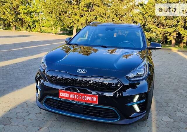 Чорний Кіа Niro, об'ємом двигуна 0 л та пробігом 105 тис. км за 19099 $, фото 1 на Automoto.ua