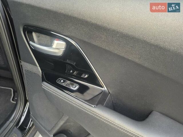 Черный Киа Niro, объемом двигателя 0 л и пробегом 143 тыс. км за 17150 $, фото 62 на Automoto.ua