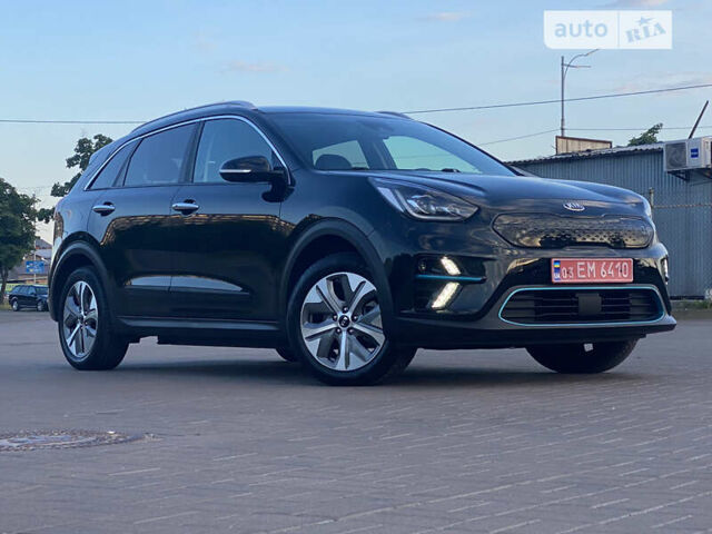 Чорний Кіа Niro, об'ємом двигуна 0 л та пробігом 118 тис. км за 19299 $, фото 4 на Automoto.ua