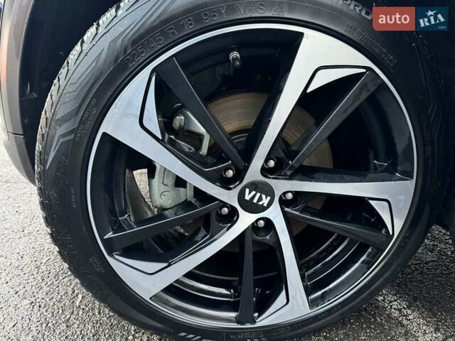 Черный Киа Niro, объемом двигателя 0 л и пробегом 82 тыс. км за 17900 $, фото 7 на Automoto.ua