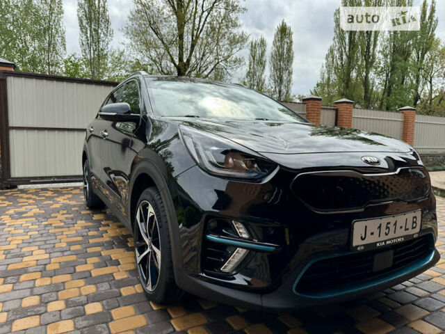 Чорний Кіа Niro, об'ємом двигуна 0 л та пробігом 112 тис. км за 19600 $, фото 3 на Automoto.ua