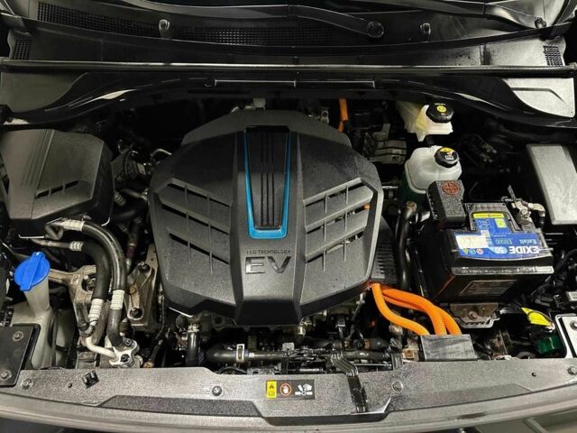 Чорний Кіа Niro, об'ємом двигуна 0 л та пробігом 155 тис. км за 13700 $, фото 20 на Automoto.ua