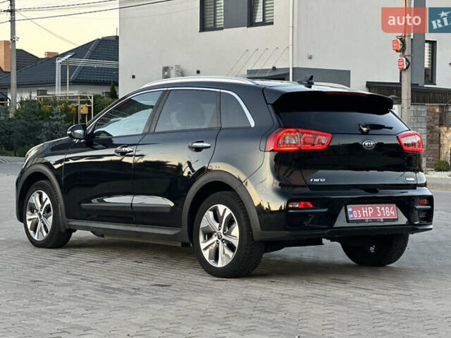 Чорний Кіа Niro, об'ємом двигуна 0 л та пробігом 93 тис. км за 18700 $, фото 9 на Automoto.ua