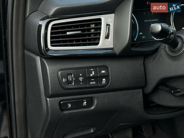 Черный Киа Niro, объемом двигателя 0 л и пробегом 148 тыс. км за 17500 $, фото 22 на Automoto.ua
