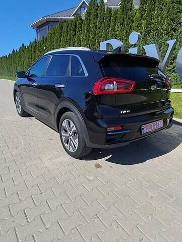 Черный Киа Niro, объемом двигателя 0 л и пробегом 145 тыс. км за 17950 $, фото 1 на Automoto.ua