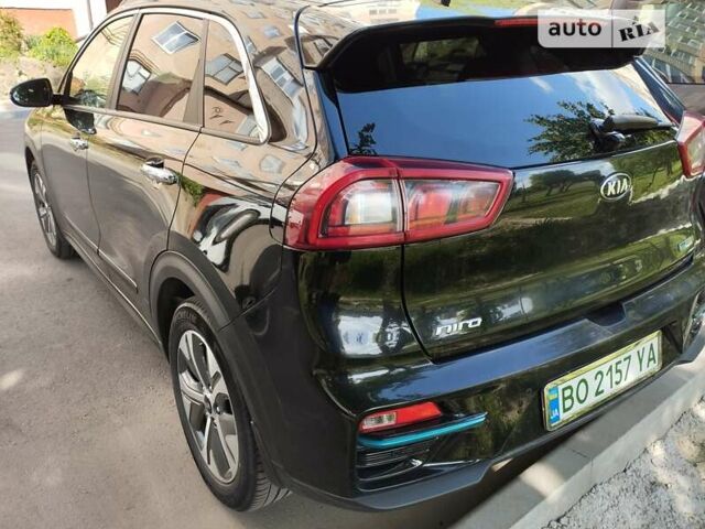 Чорний Кіа Niro, об'ємом двигуна 0 л та пробігом 154 тис. км за 22000 $, фото 68 на Automoto.ua