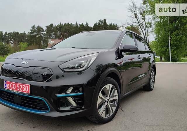 Чорний Кіа Niro, об'ємом двигуна 0 л та пробігом 105 тис. км за 19499 $, фото 15 на Automoto.ua