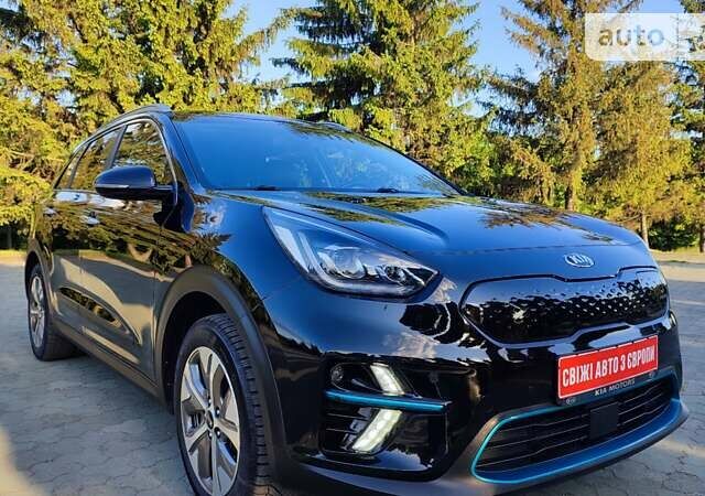 Черный Киа Niro, объемом двигателя 0 л и пробегом 105 тыс. км за 19099 $, фото 4 на Automoto.ua