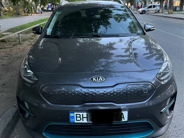 Черный Киа Niro, объемом двигателя 0 л и пробегом 88 тыс. км за 23000 $, фото 1 на Automoto.ua