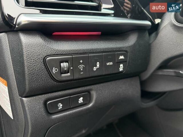 Чорний Кіа Niro, об'ємом двигуна 0 л та пробігом 165 тис. км за 18800 $, фото 15 на Automoto.ua