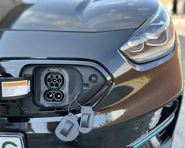 Черный Киа Niro, объемом двигателя 0 л и пробегом 94 тыс. км за 18600 $, фото 51 на Automoto.ua