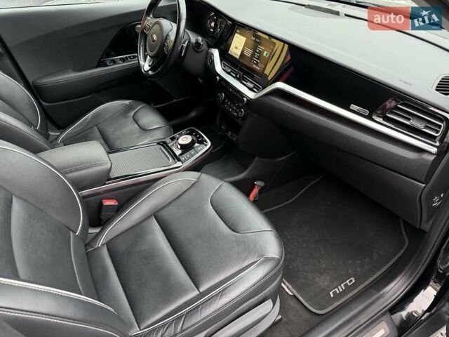 Чорний Кіа Niro, об'ємом двигуна 0 л та пробігом 165 тис. км за 18800 $, фото 35 на Automoto.ua