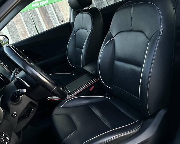 Чорний Кіа Niro, об'ємом двигуна 0 л та пробігом 93 тис. км за 18700 $, фото 40 на Automoto.ua