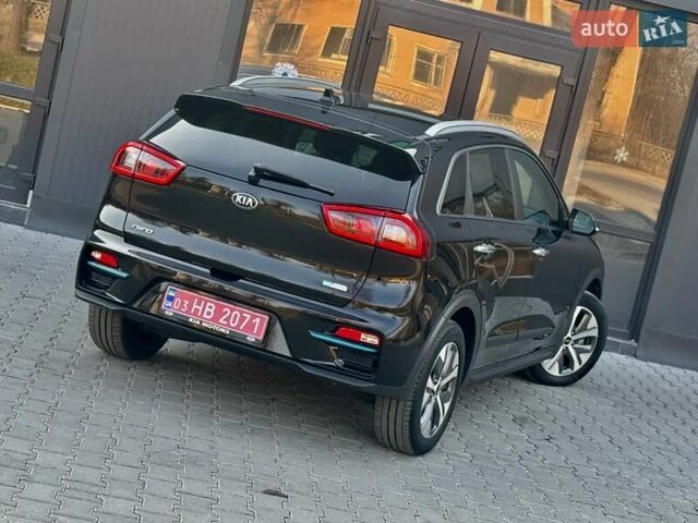 Черный Киа Niro, объемом двигателя 0 л и пробегом 68 тыс. км за 18750 $, фото 79 на Automoto.ua