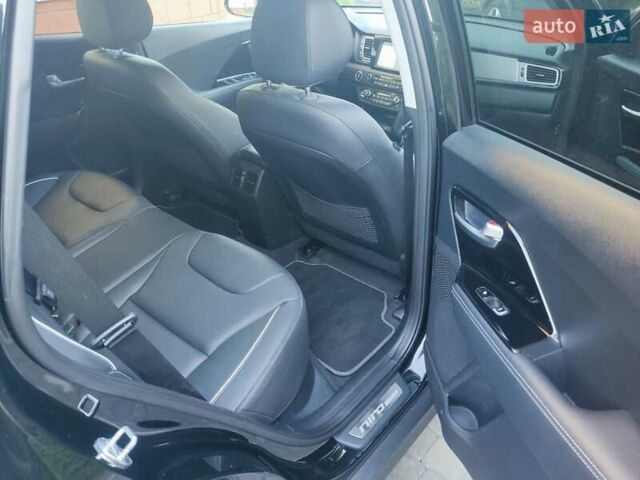 Черный Киа Niro, объемом двигателя 0 л и пробегом 140 тыс. км за 18879 $, фото 7 на Automoto.ua