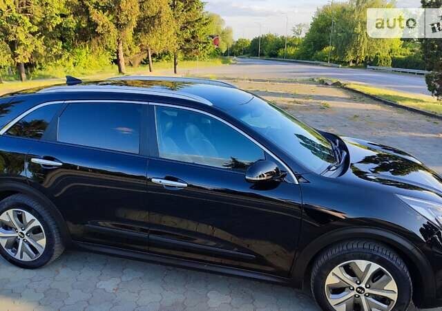 Чорний Кіа Niro, об'ємом двигуна 0 л та пробігом 105 тис. км за 19099 $, фото 33 на Automoto.ua