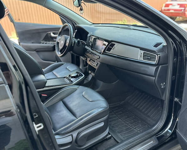 Черный Киа Niro, объемом двигателя 0 л и пробегом 94 тыс. км за 18600 $, фото 24 на Automoto.ua