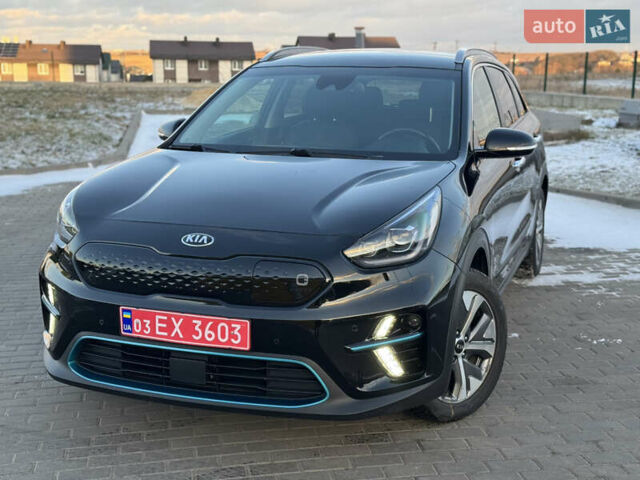 Черный Киа Niro, объемом двигателя 0 л и пробегом 102 тыс. км за 16499 $, фото 3 на Automoto.ua