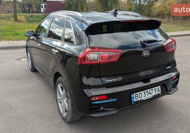 Черный Киа Niro, объемом двигателя 0 л и пробегом 135 тыс. км за 17300 $, фото 7 на Automoto.ua