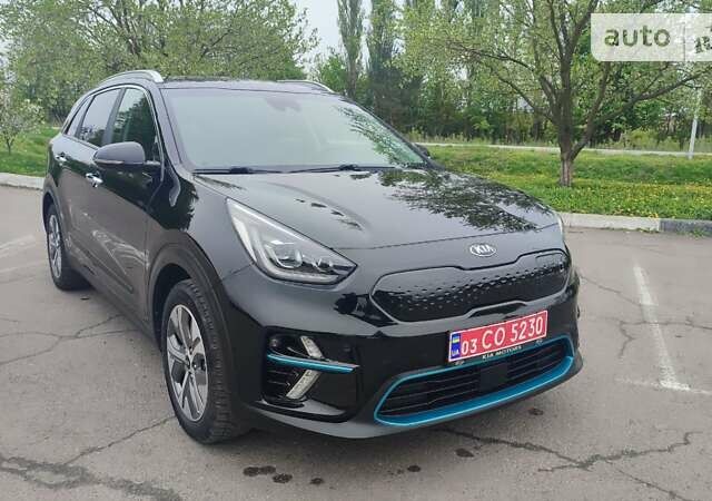 Чорний Кіа Niro, об'ємом двигуна 0 л та пробігом 105 тис. км за 19499 $, фото 16 на Automoto.ua