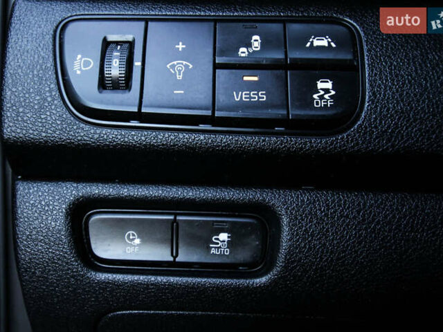 Черный Киа Niro, объемом двигателя 0 л и пробегом 31 тыс. км за 15500 $, фото 18 на Automoto.ua