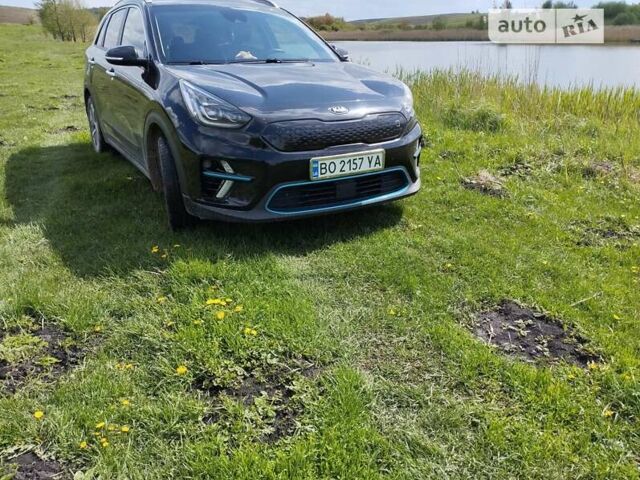 Чорний Кіа Niro, об'ємом двигуна 0 л та пробігом 154 тис. км за 22000 $, фото 84 на Automoto.ua