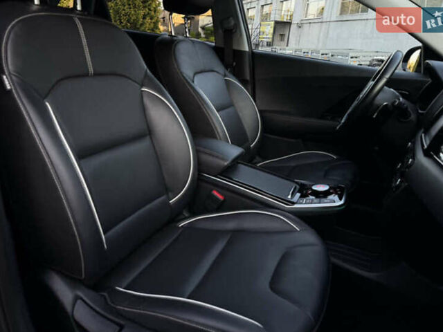 Кіа Niro 2019 у Кропивницькому (Кіровограді) на Automoto.ua Чорний Кіа Niro, об'ємом двигуна 0 л та пробігом 37 тис. км за 16000 $, фото 11 на Automoto.ua