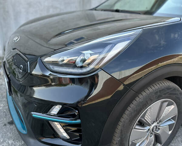 Черный Киа Niro, объемом двигателя 0 л и пробегом 94 тыс. км за 18600 $, фото 60 на Automoto.ua
