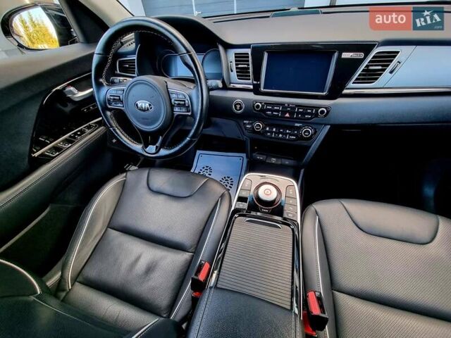 Черный Киа Niro, объемом двигателя 0 л и пробегом 89 тыс. км за 19899 $, фото 57 на Automoto.ua