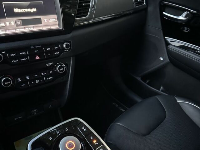 Черный Киа Niro, объемом двигателя 0 л и пробегом 88 тыс. км за 23000 $, фото 4 на Automoto.ua